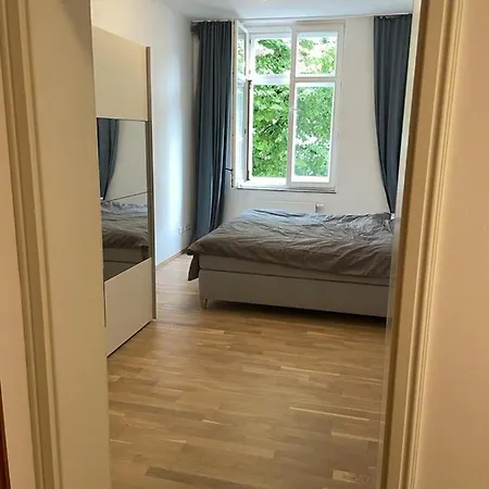 Apartment Zentrale Mit Balkon Innenstadt *