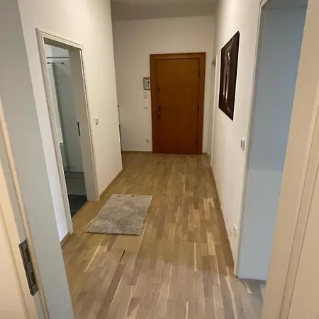 Zentrale Mit Balkon Innenstadt Apartment